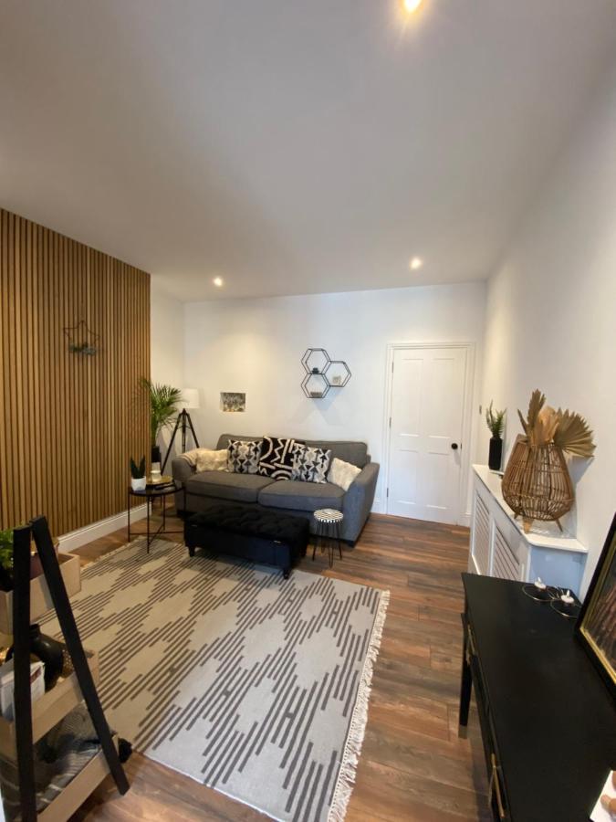 Luxury Spacious Renovated Townhouse Грантъм Екстериор снимка