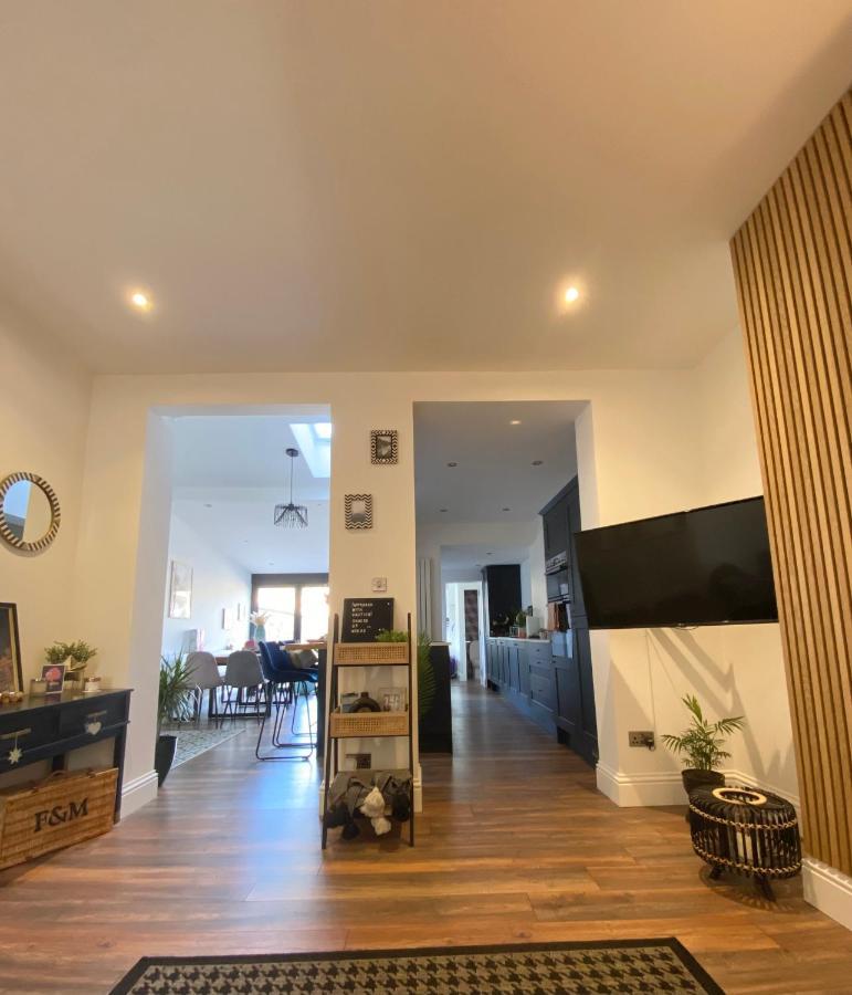 Luxury Spacious Renovated Townhouse Грантъм Екстериор снимка